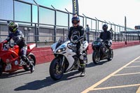 donington-no-limits-trackday;donington-park-photographs;donington-trackday-photographs;no-limits-trackdays;peter-wileman-photography;trackday-digital-images;trackday-photos